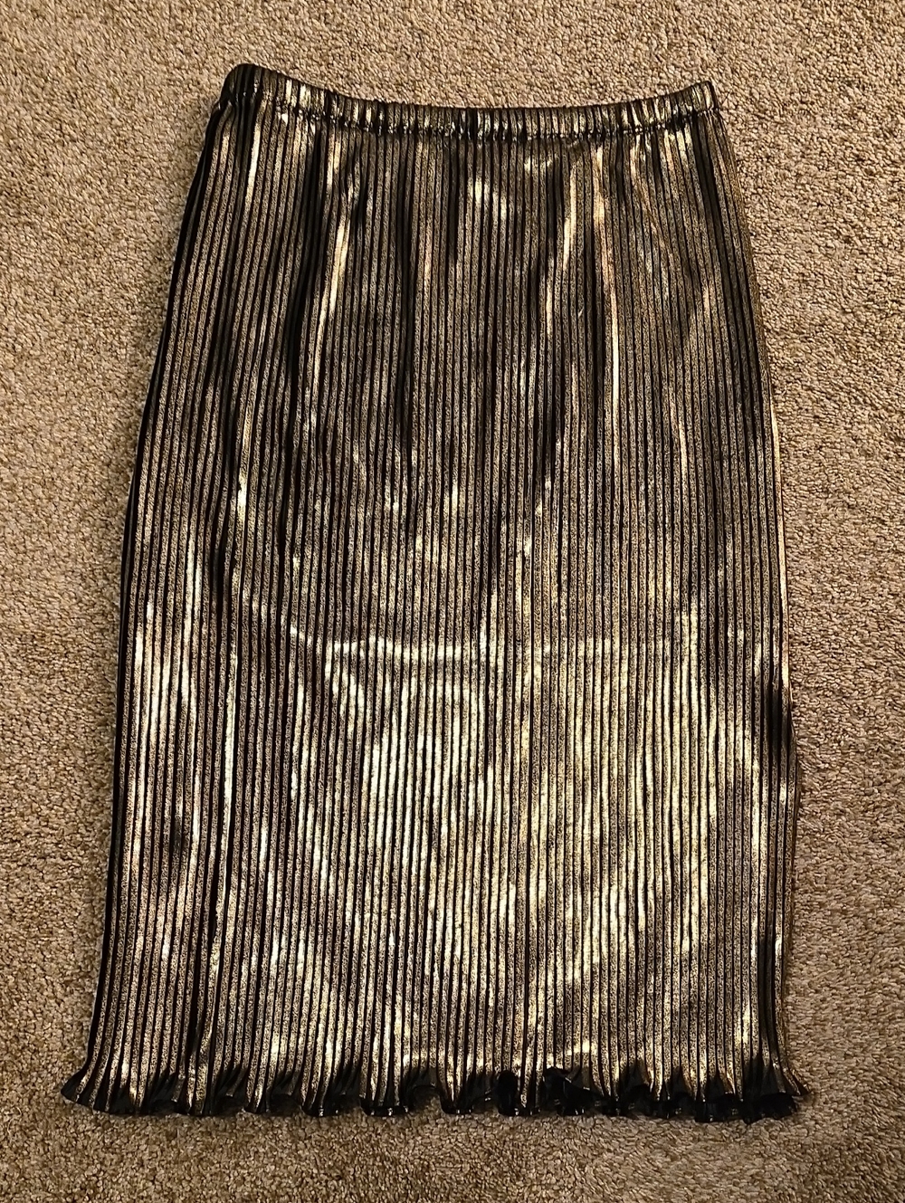 new directions Shimmering Metallic Pleated Midi Skirt in Gold